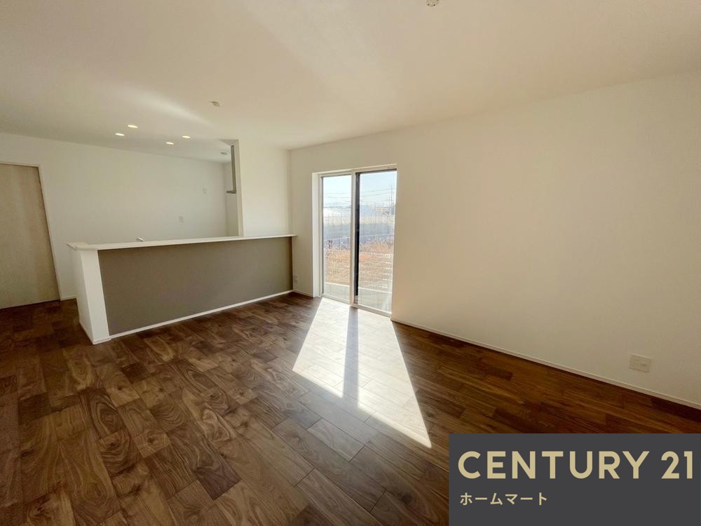 新築戸建 一戸建て生駒郡斑鳩町龍田西3丁目 全2邸 一戸建ての詳細情報 奈良県生駒郡斑鳩町龍田西３-14‐5 写真3 センチュリー21ホームマート